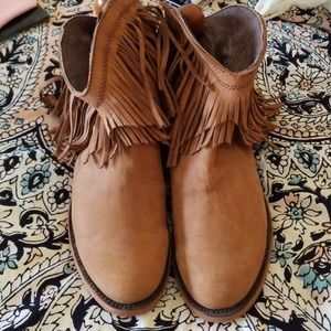 Short leather cowgirl boots